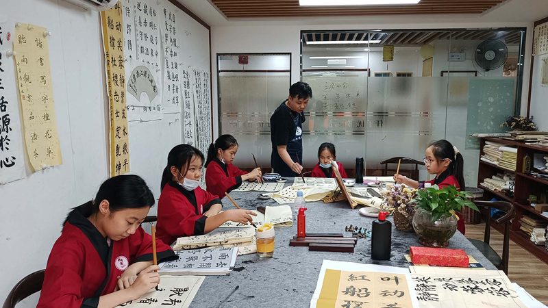 内燃叉车安全操作规范：保障作业安全的关键要素